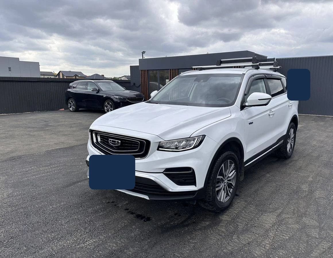 Geely Atlas Pro 2024 на выдаче