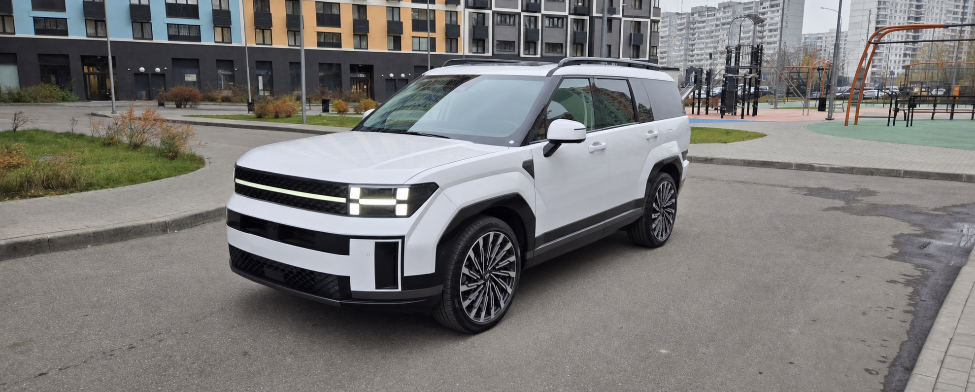 Новый легковой автомобиль на выдаче