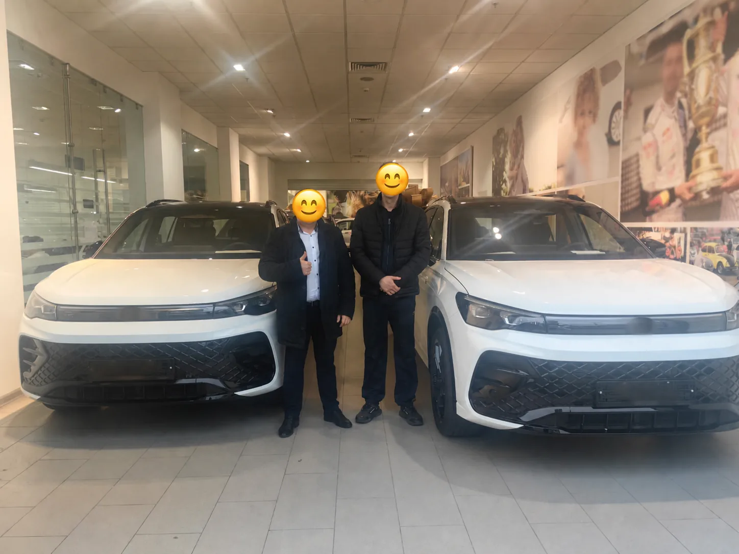Два легковых автомобиля за две недели