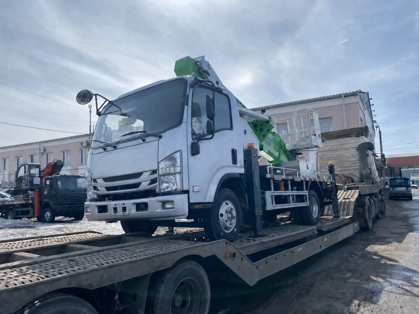 Автовышка стоимостью 5,715 млн ₽